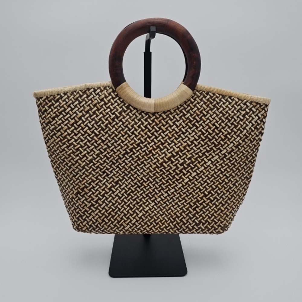Elegant Tan and Brown Woven Handbag